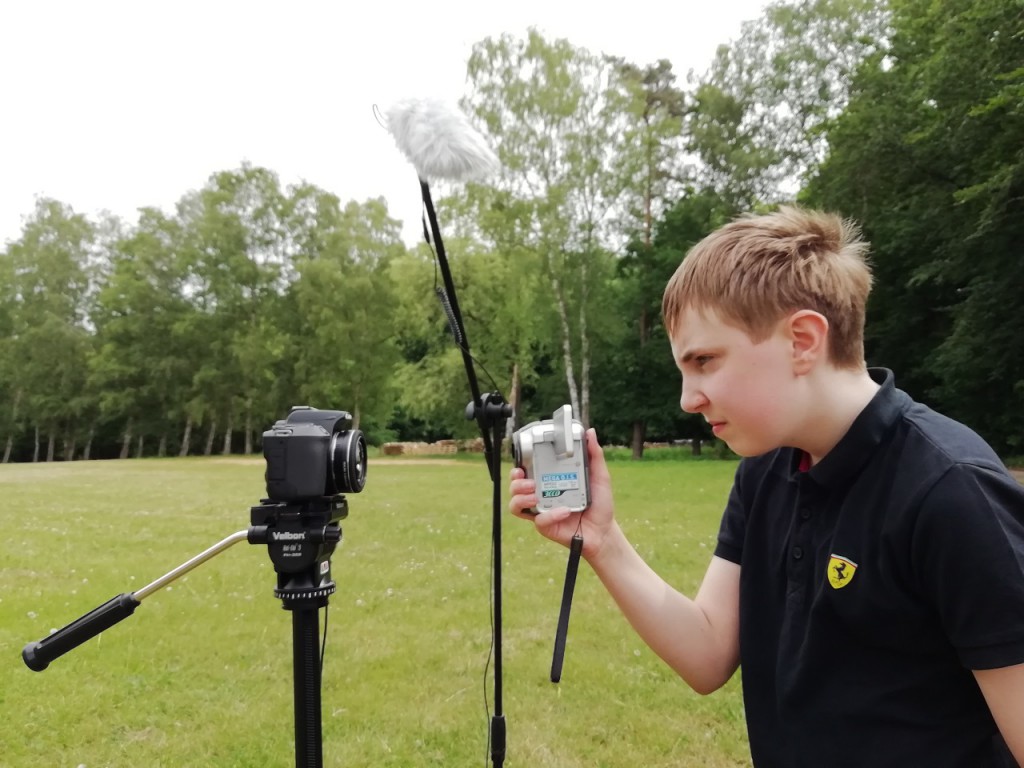 camera-vs-website camera-vs-website